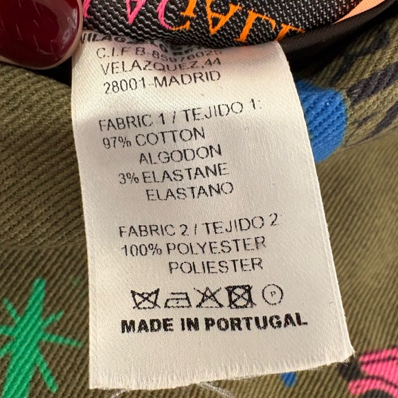 Vilagallo Naomi Apres Ski Reversible
Vest Sz L Zip Up Y2K Ski Cabincore Artsy - Picture 10 of 10